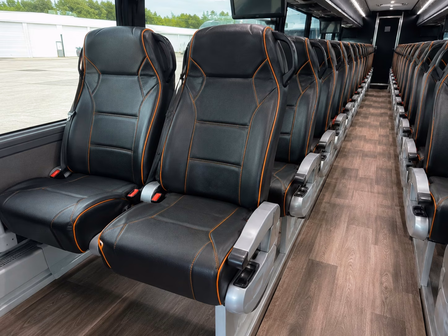 does the day of the week change what a charter bus costs in franklin tennessee