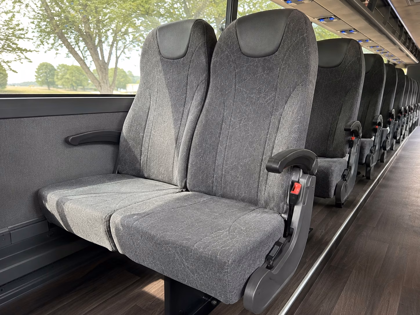 how where and when you re traveling affects your franklin bus rental rate